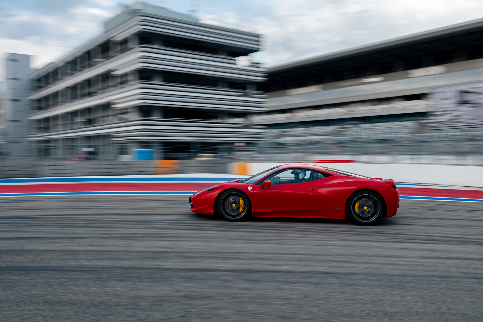 Гость Gonki Sochi и Ferrari 458 Italia на Сочи Автодроме